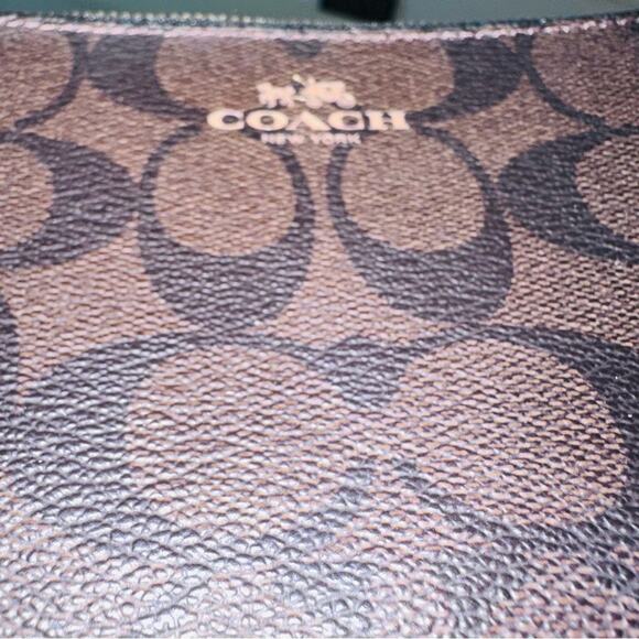 COACH - Double Corner zip brown wristlet - Picture 2 of 12